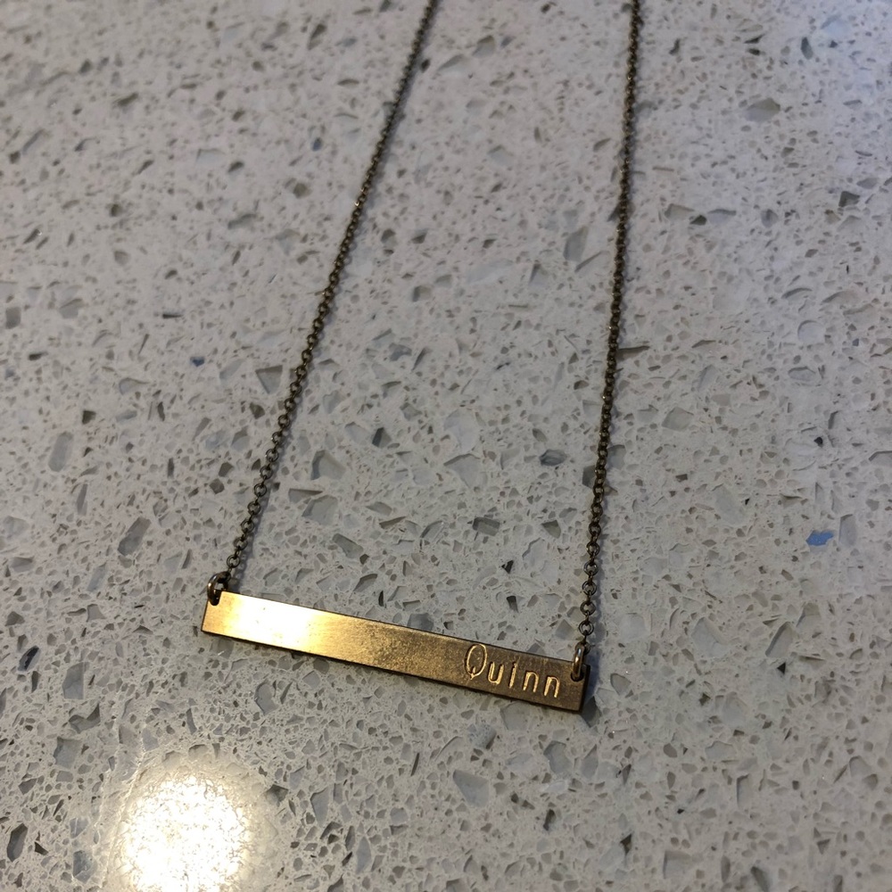 “Quinn” bar necklace